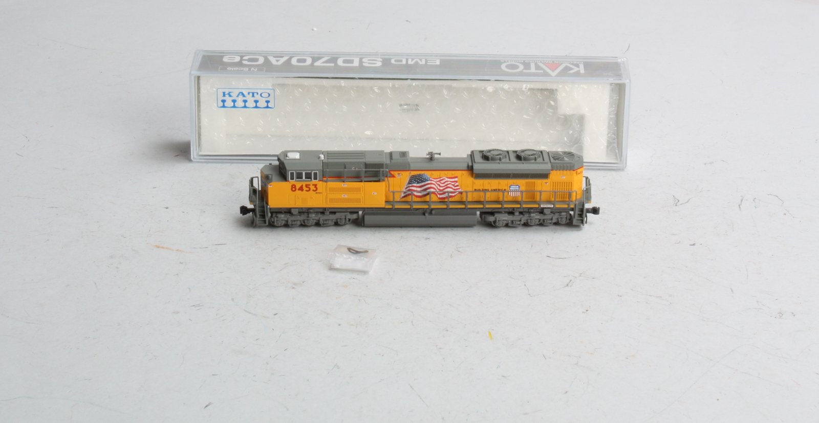 Kato 176-8425 N Scale Union Pacific 'Flag' SD70ACe Diesel Locomotive #8453