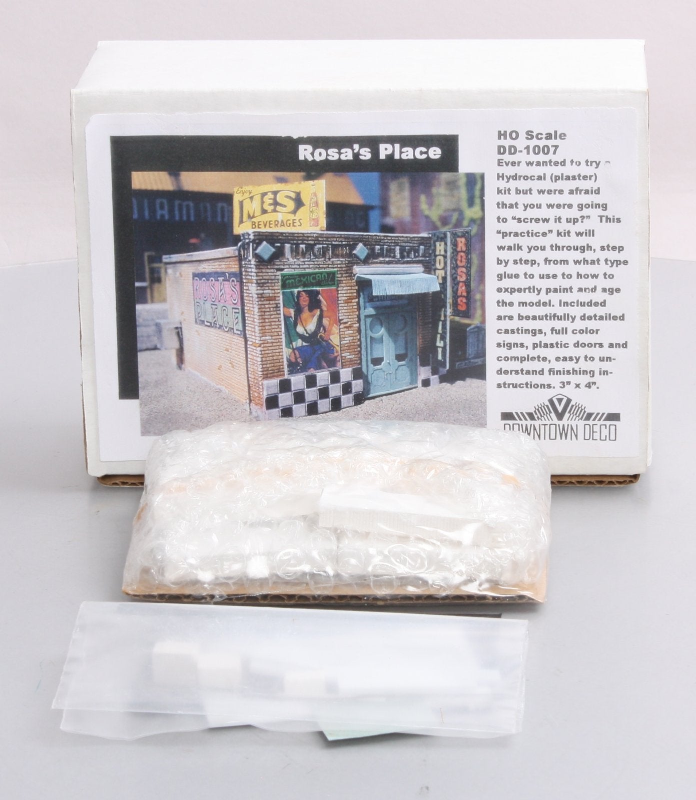 Downtown Deco DD1007 HO Scale Rosa's Place Building Kit