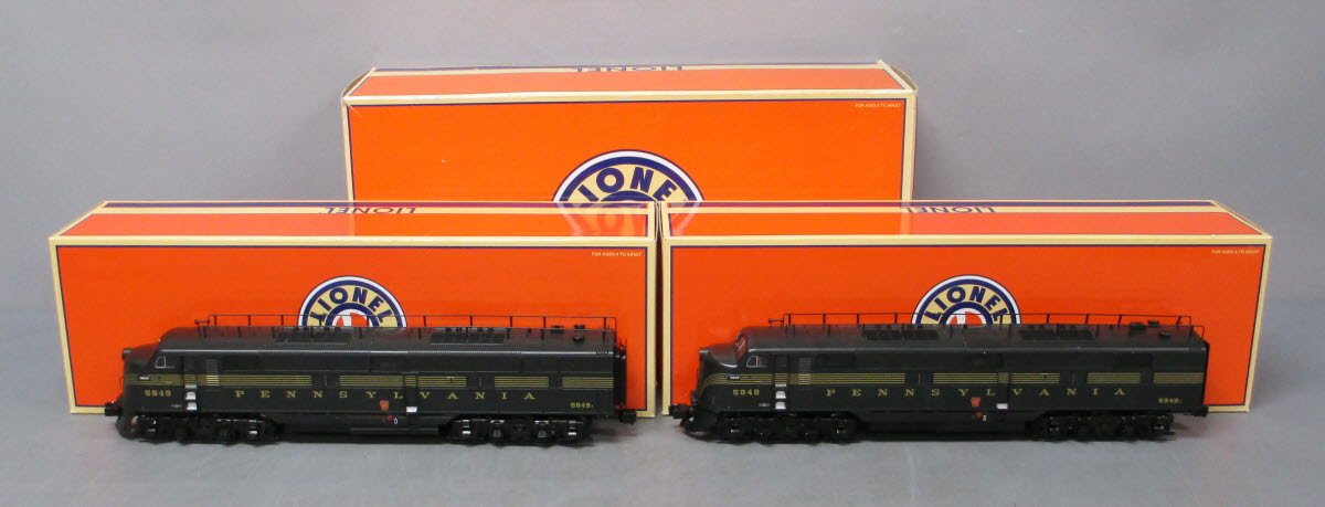 Lionel 6-34508 O Pennsylvania E7 AA Diesel Locomotive Set #5848/5849