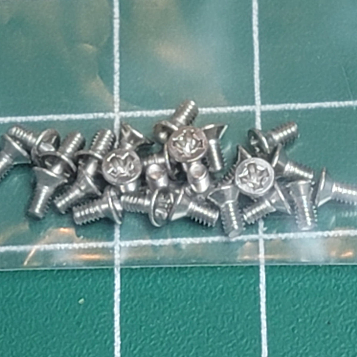 M2 x 4mm Phillips Head Machine Screws for Aristo/Bachmann/USA G Scale Track