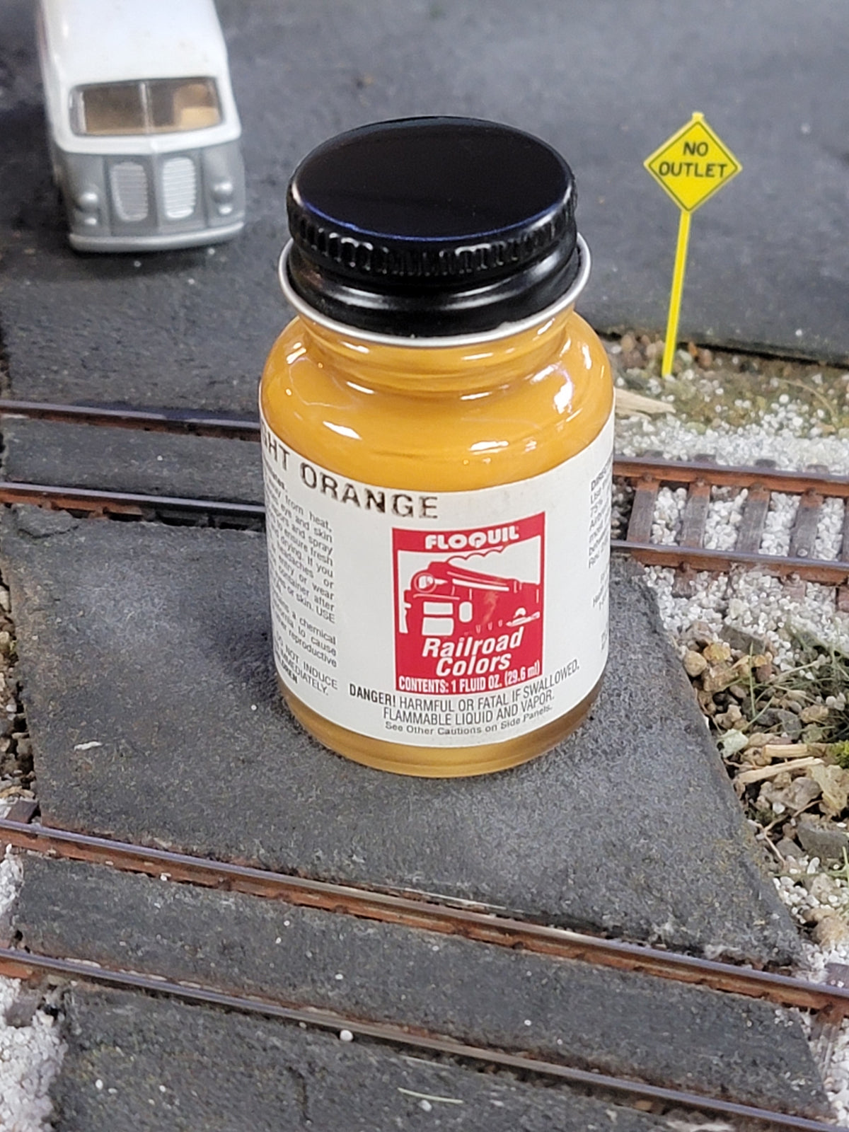 Floquil F110134 Southern Pacific SP Daylight Orange 1oz Enamel Paint
