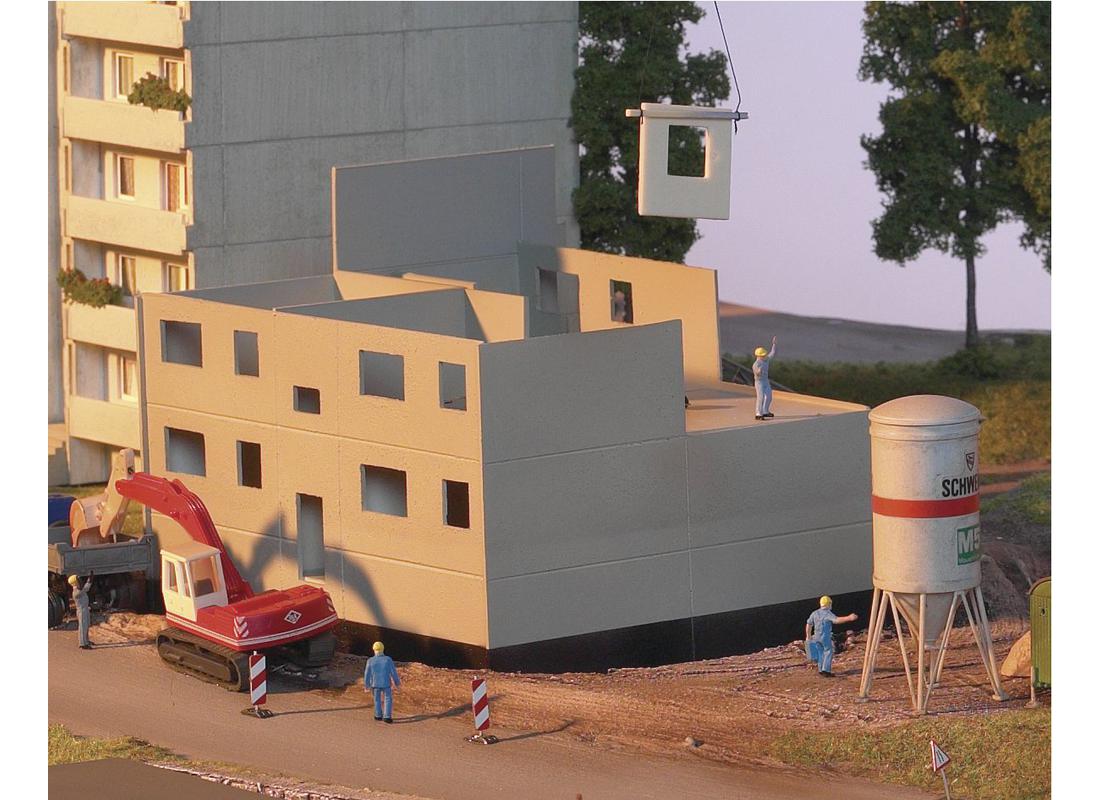 Piko 61147 HO Prefab Apartment Under Construction
