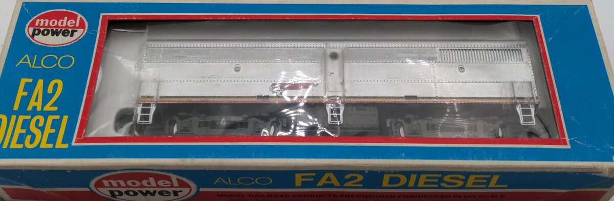 Model Power 840 HO Scale Santa Fe FB2 B Unit (Powered)