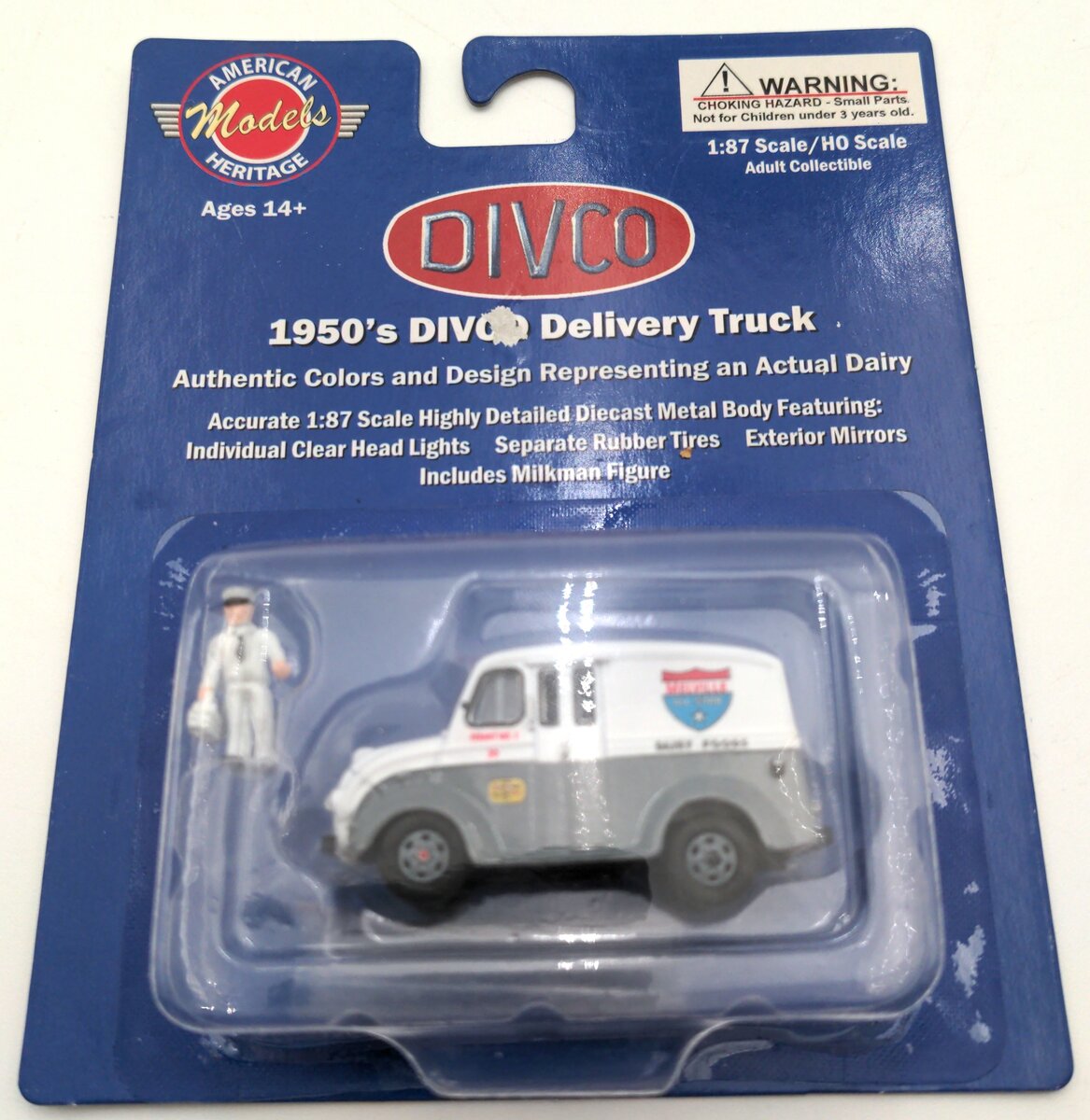 American Heritage Models 87006 1:87 "Melville Dairy, IL" with Milkman & Carrier
