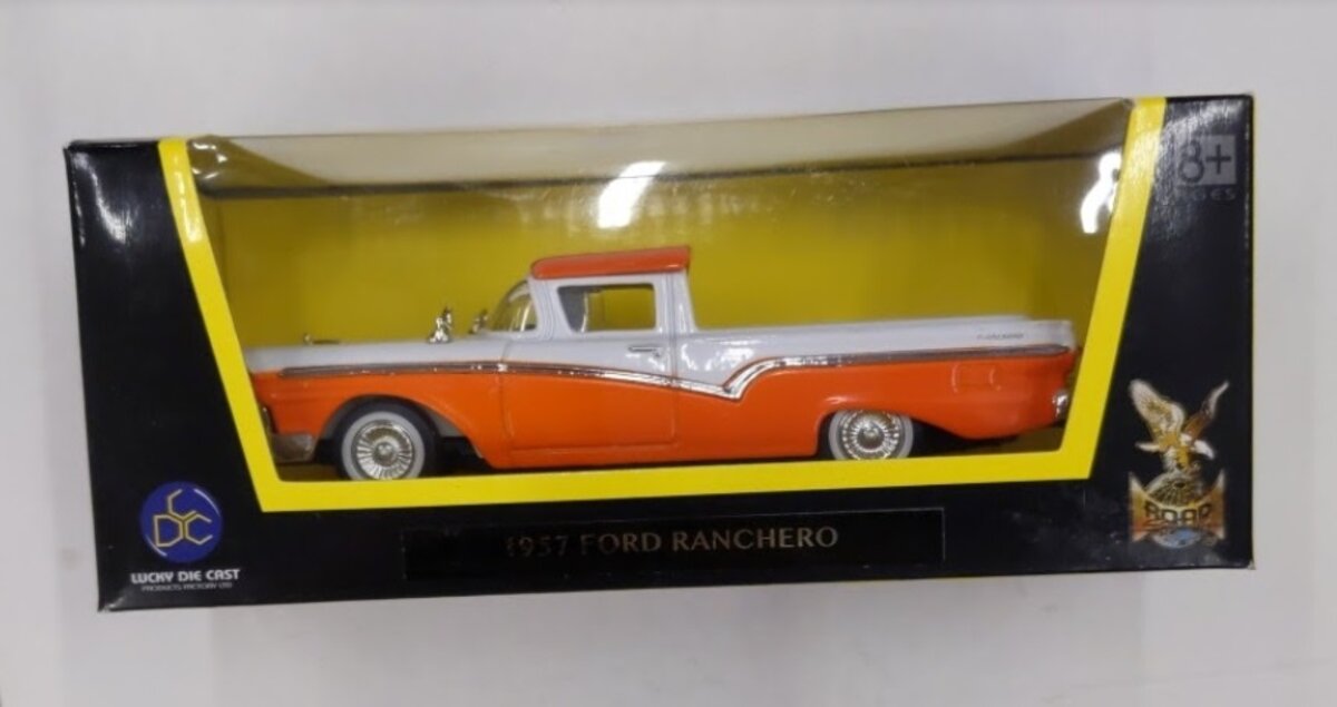 Road Signature 94215 1:43 Orange 1957 Ford Ranchero Pickup Truck