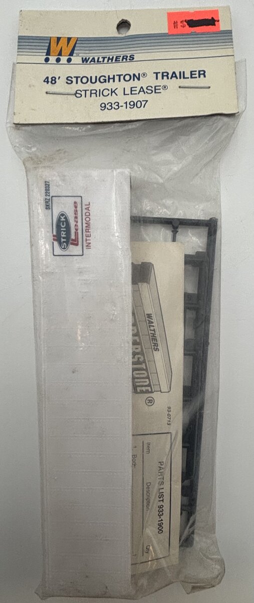 Walthers 933-1907 HO Scale Strick Lease 48' Stoughton Trailer