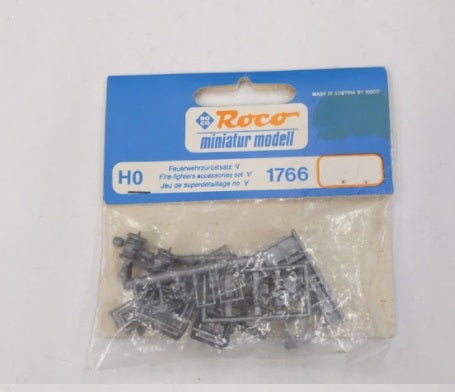 Roco 1766 HO Fire-Fighters Accessories Set V