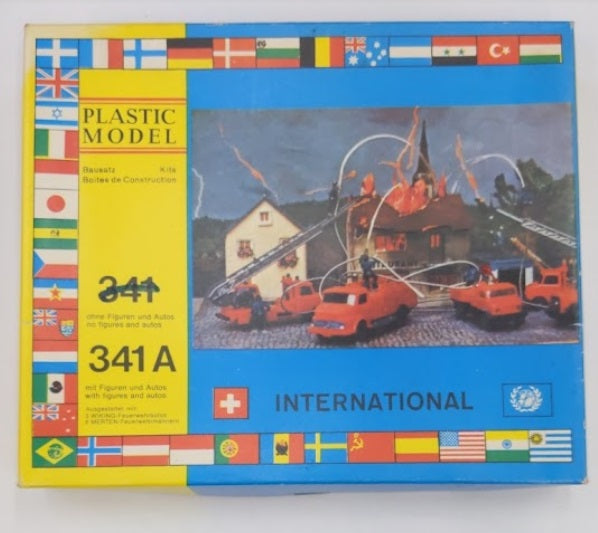 Merten 341A Alfa-Hobby Modelle "House on Fire w/ Trucks & Figures Kit