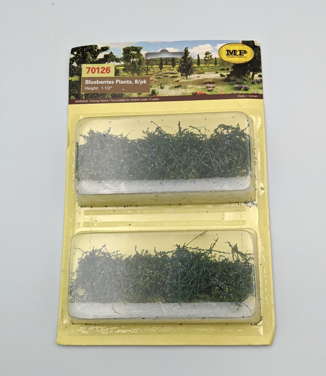 MP Scenery Products 70126 O Scale Blueberries Plants 8/pk