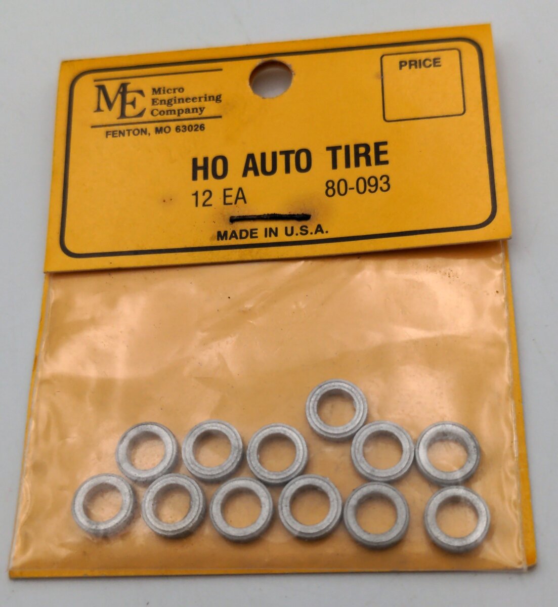 Micro Engineering 80-093 80-093 HO Scale Auto Tire