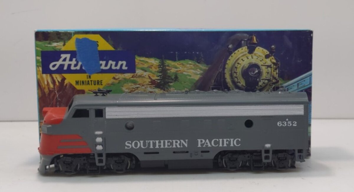 Athearn 3009 HO Southern Pacific DMY F7A Diesel Loco #6352