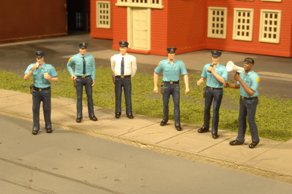Bachmann SceneScapes 33104 HO Scale Police Figures