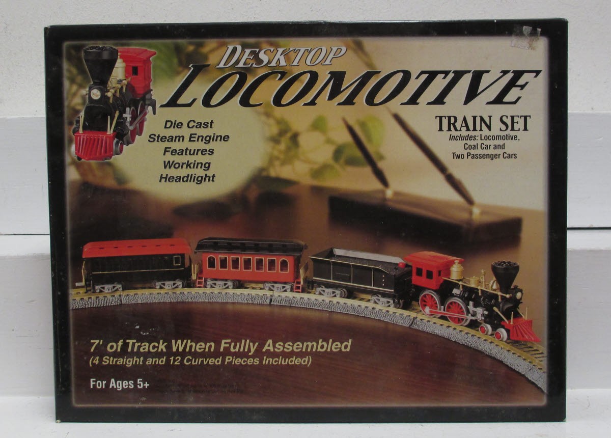 Feldstein 81503 HO Desktop Battery Operated Steam Passenger Train Set