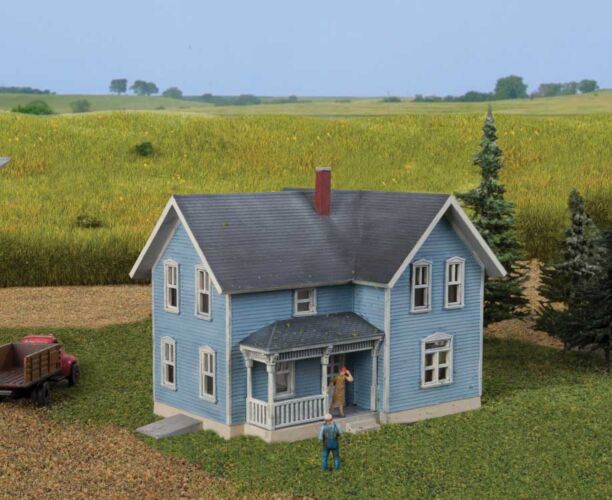 Walthers 933-3890 N Lancaster Farm House Kit