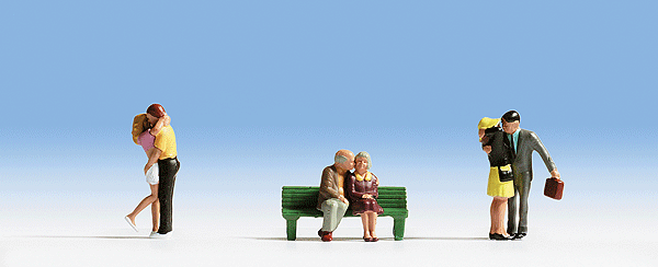 Noch 15510 HO Scale Figures Couples Kissing