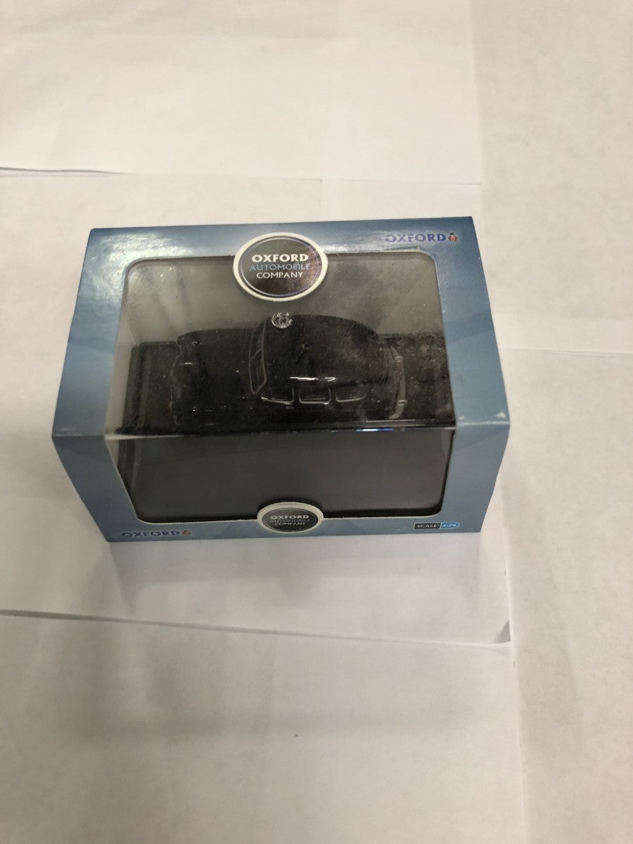 Oxford Diecast 76SV001 1:76 Standard Vanguard Black Diecast Car