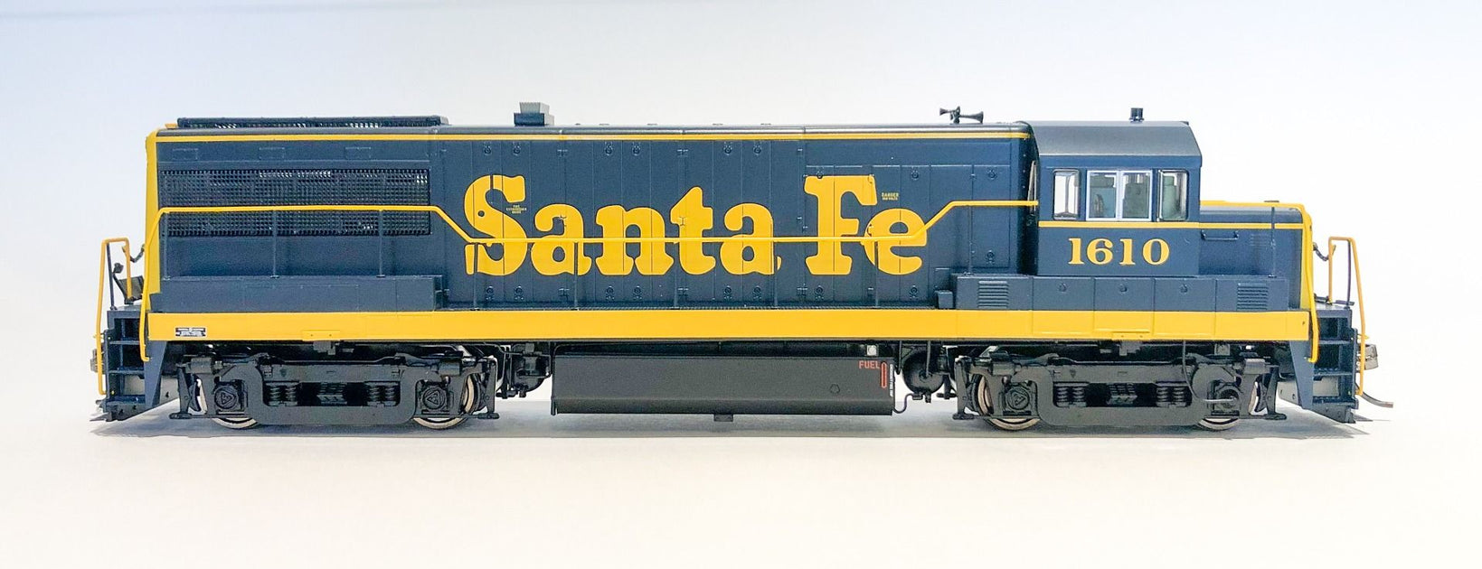 Rapido 35505 HO Scale GE U25B Santa Fe ATSF 1600 with DCC and Sound