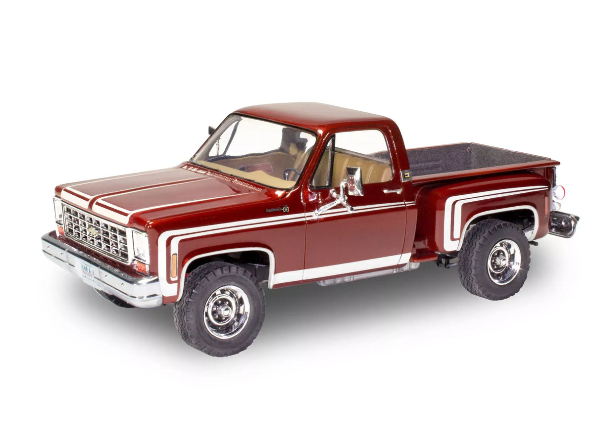Revell 85-4486 1/24 1976 Chevy Sport Stepside Pickup