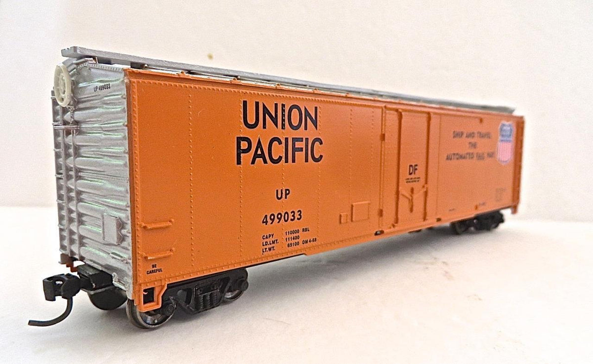 Roundhouse 07954 HO Scale 50' Plug Door Union Pacific UP 499087