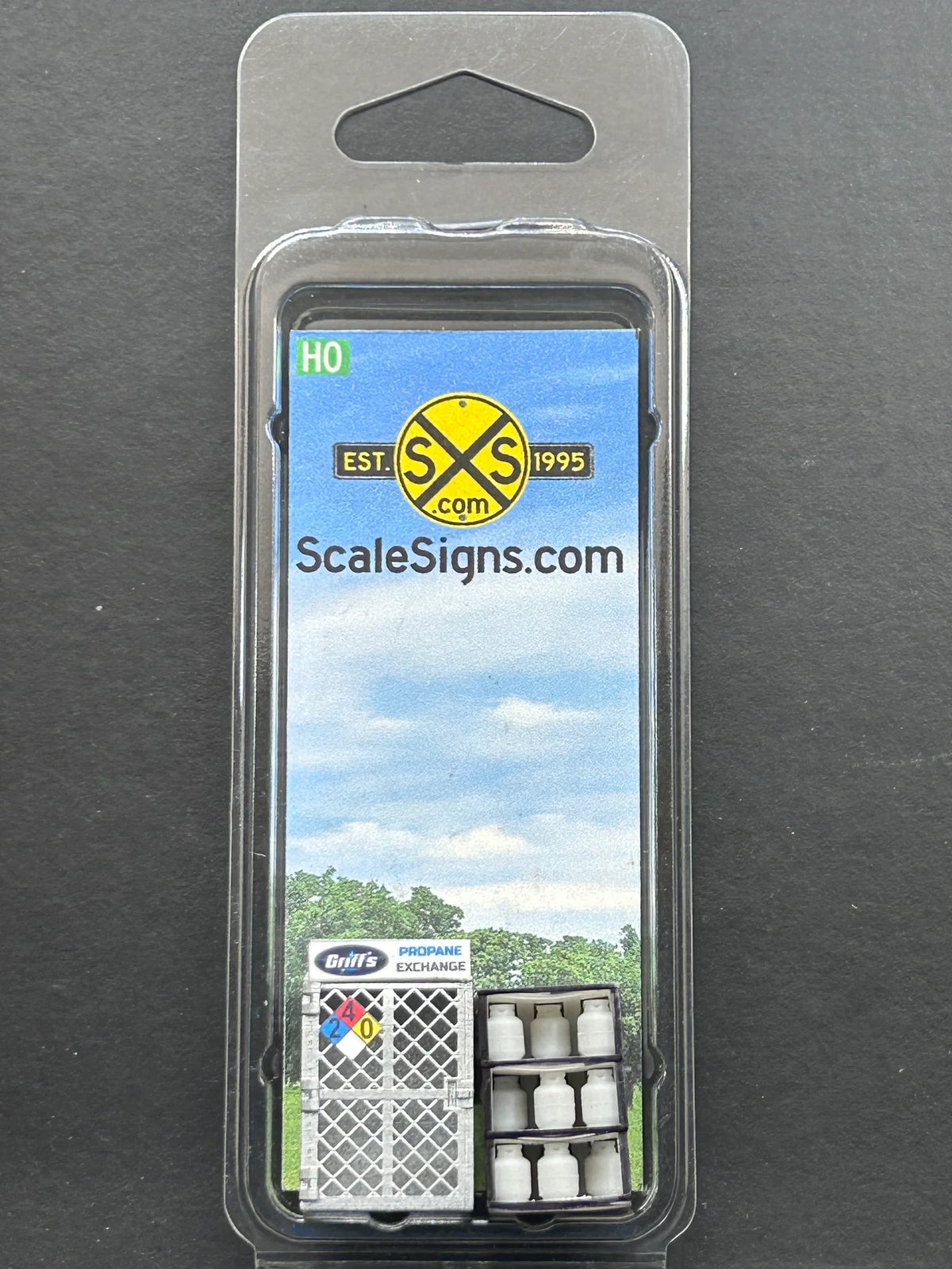 ScaleSigns HO-15-v4 HO Scale Propane Cage with Tanks - Griff's