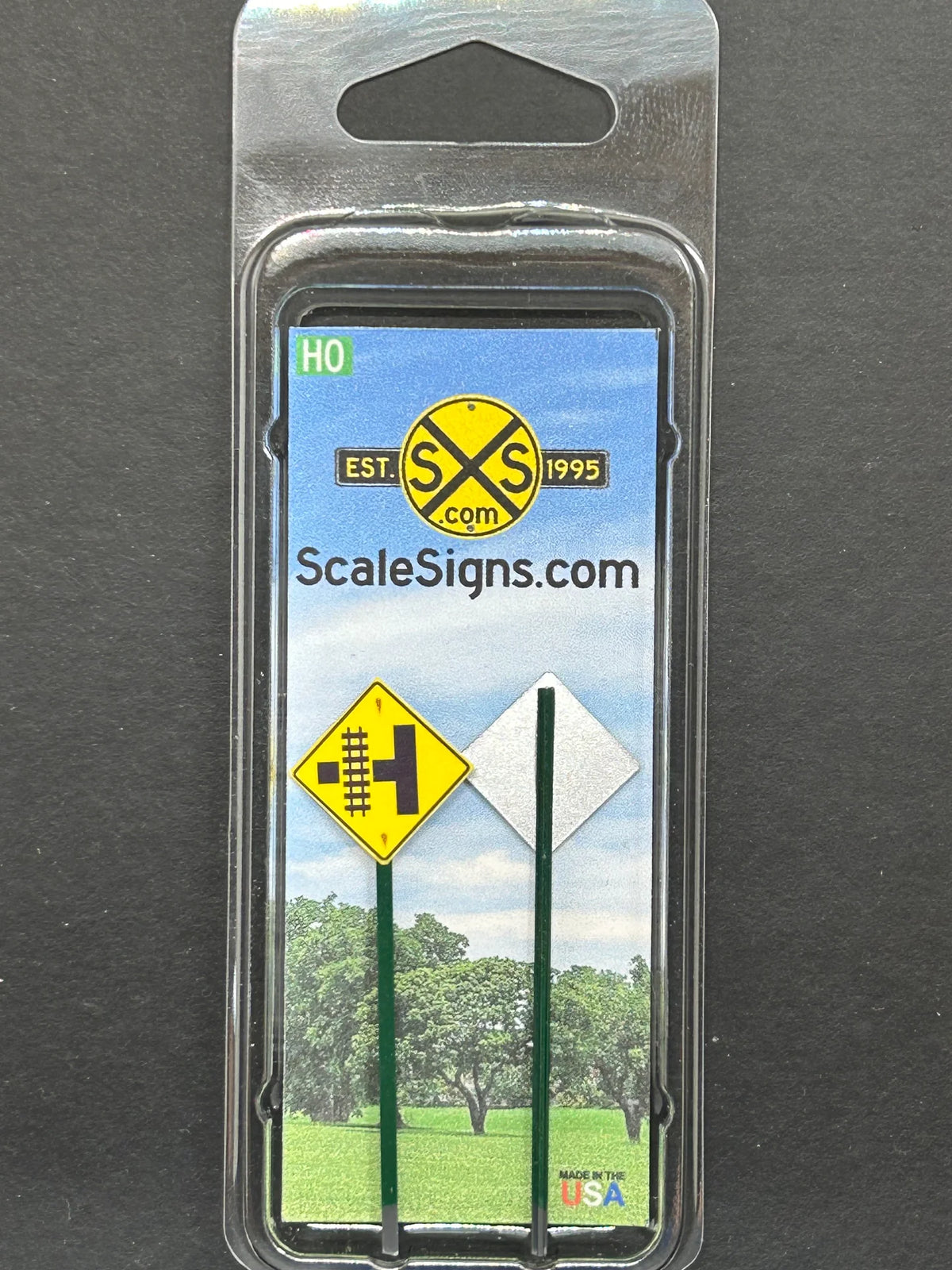 ScaleSigns HO-2013CR HO Scale Railroad Crossing Right Sign