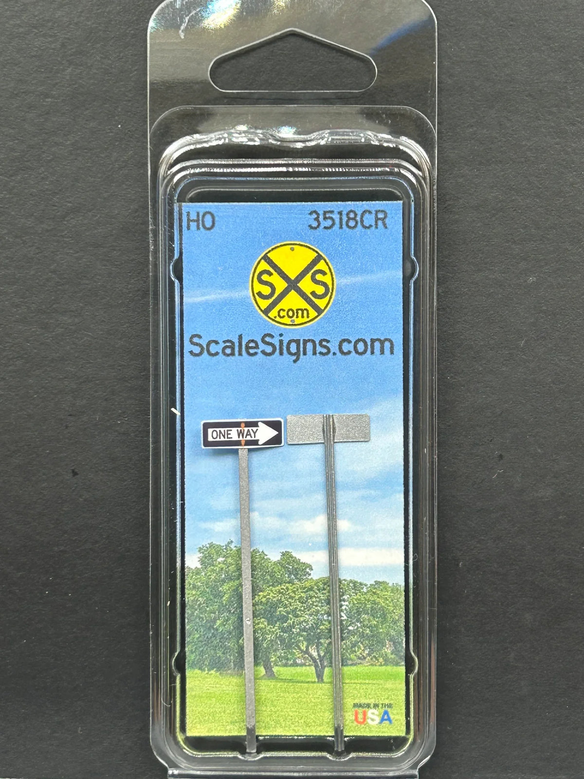 ScaleSigns HO-3518CR HO Scale One Way Sign Right Arrow