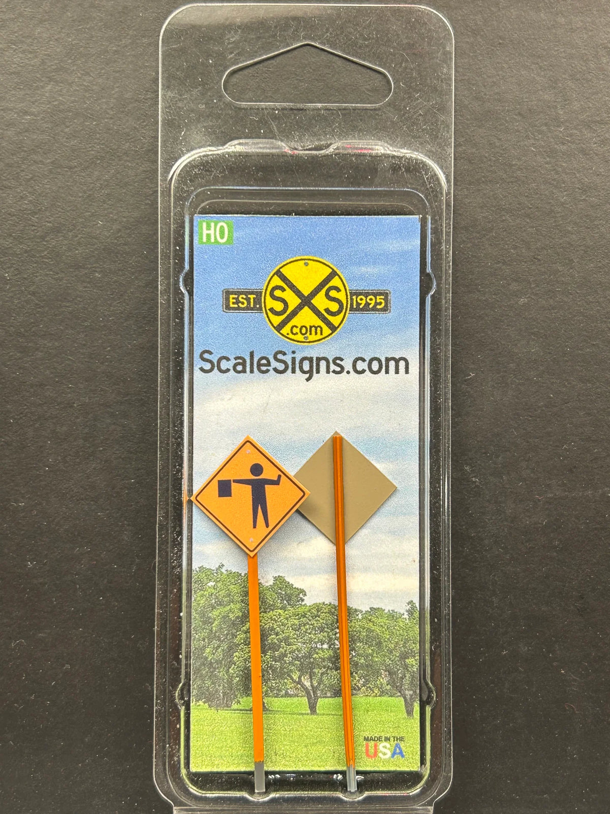 ScaleSigns HO-4000C HO Scale Flag Man Sign