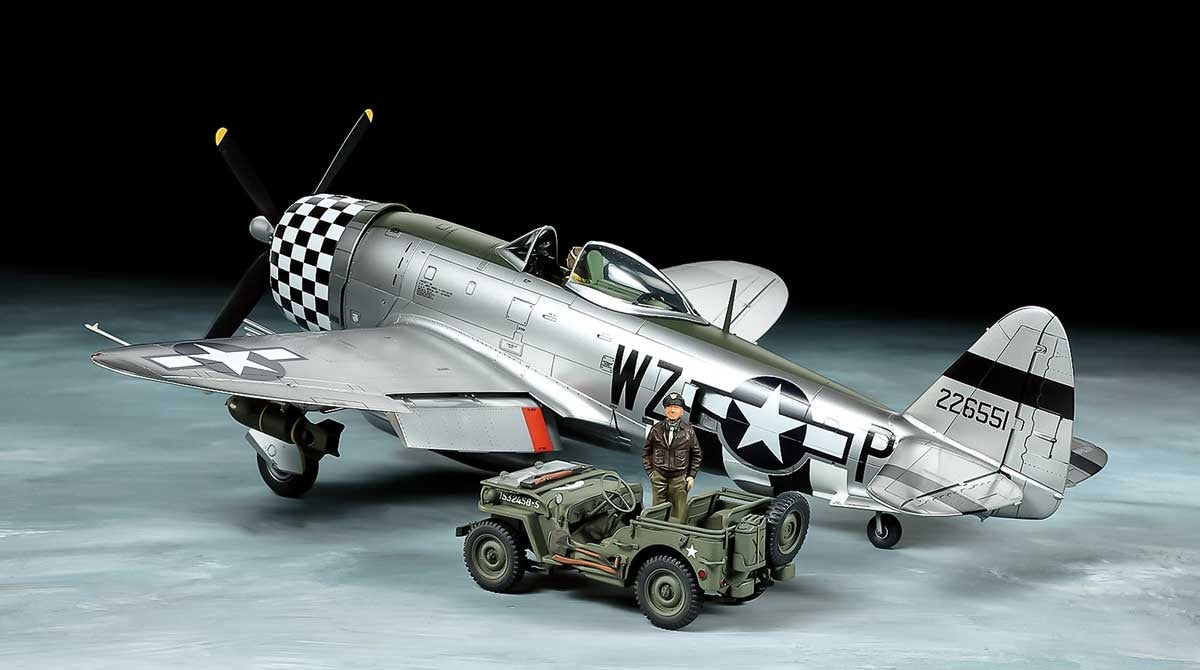 Tamiya 25214 1/48 P-47D Thunderbolt Plane & Jeep