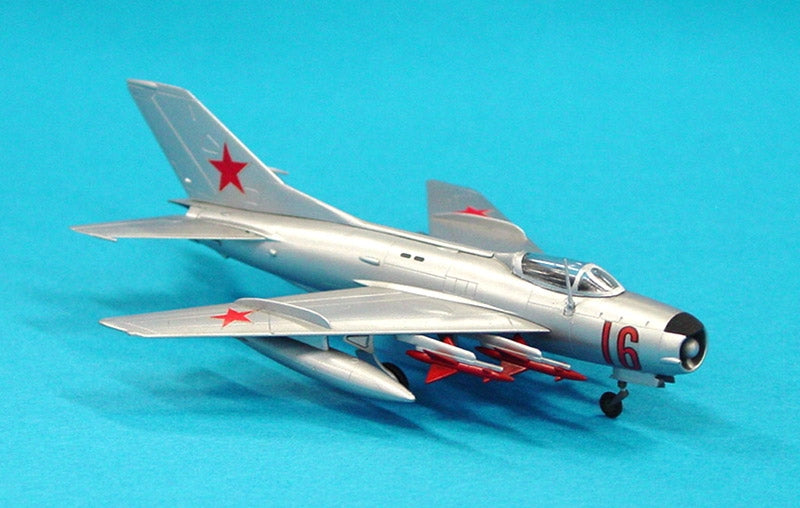 Tamiya 61609 1/100 Mig-19 Farmer E