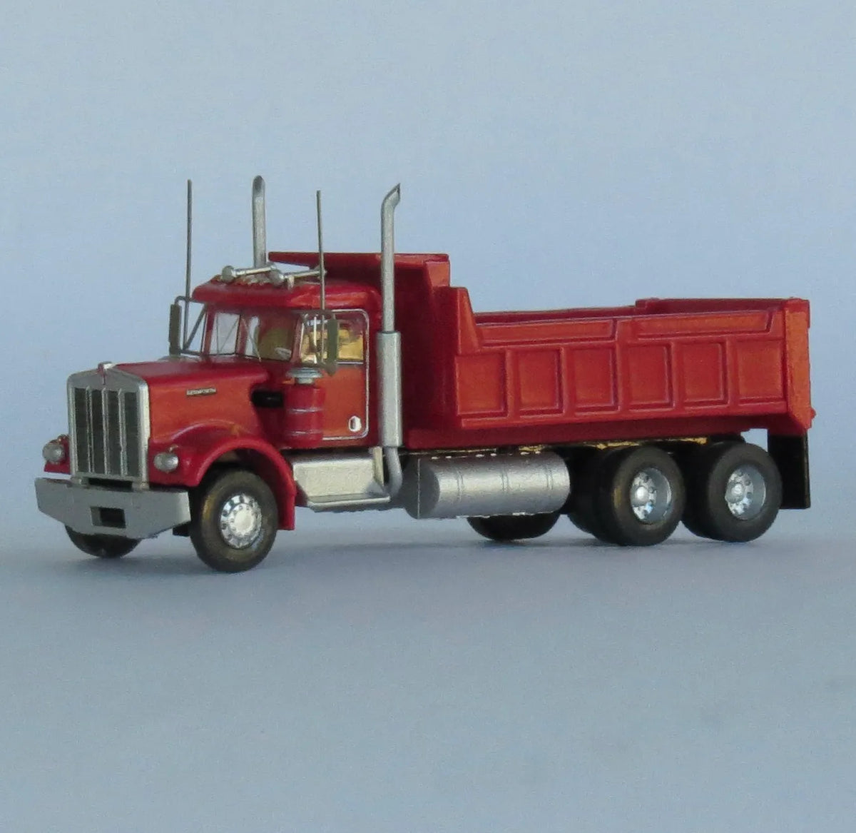 Trainworx 49073 N Scale Kenworth W900 Dump Truck